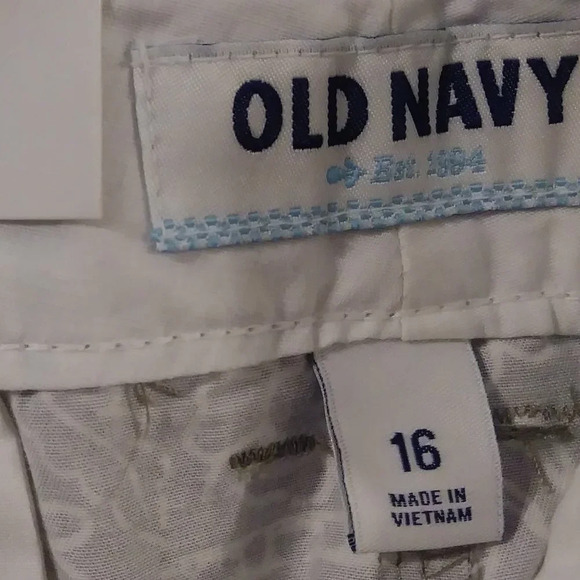 Old Navy Relaxed Fit shorts  A8 - Picture 4 of 6